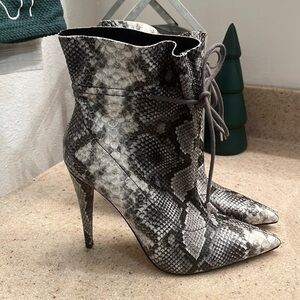 Just Fab brand size 8.5 pull on boots with tie closure